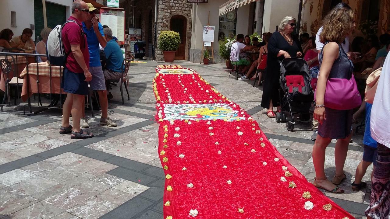 Taormina Rainbow House Apartman Kültér fotó